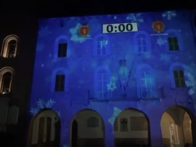 Straordinario video mapping sul palazzo comunale di Nizza Monferrato [VIDEO]