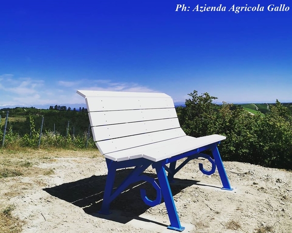 Giant White and Blue Bench - Montabone