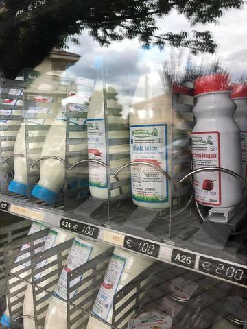 Distributore automatico di latte fresco - Calamandrana