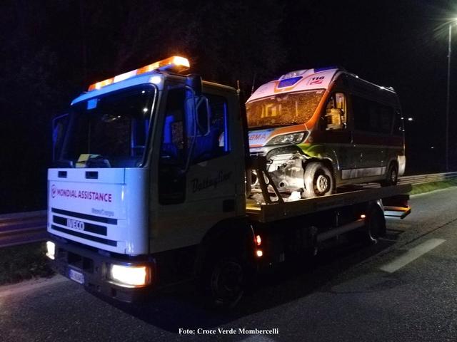 Incidente in tangenziale, la Croce Verde di Mombercelli chiede un aiuto per riparare l'ambulanza danneggiata